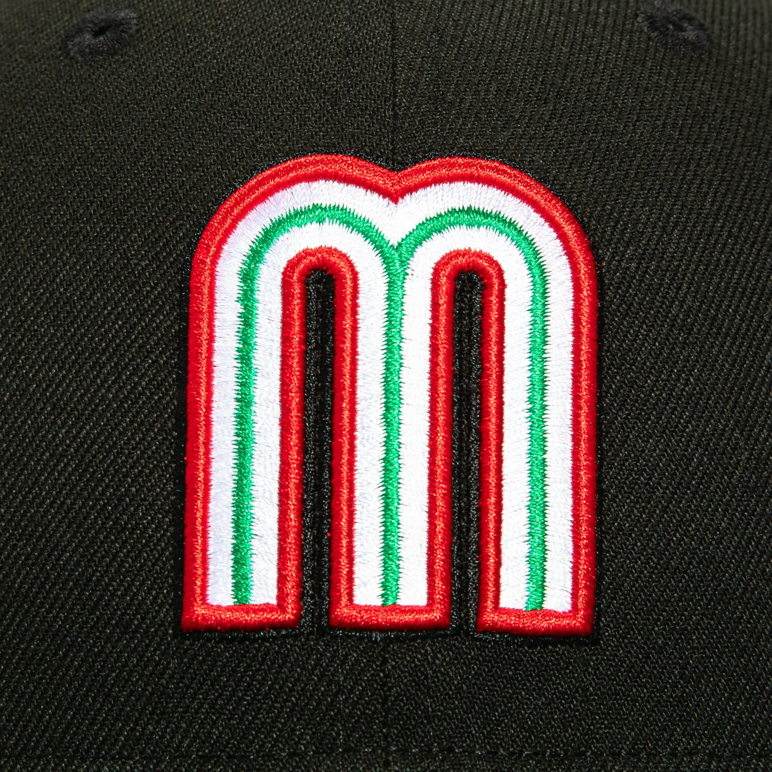 New Era 59Fifty Mexico World Baseball Classic Mexico Flag Patch Hat - Black. Kelly Green